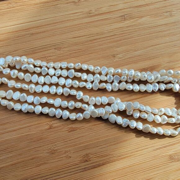 Vintage Women's White and Cream Real pearls triple strand - Picture 3 of 5